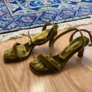 Tamara Mellon sz 6.5 acid green velvet kitten heel